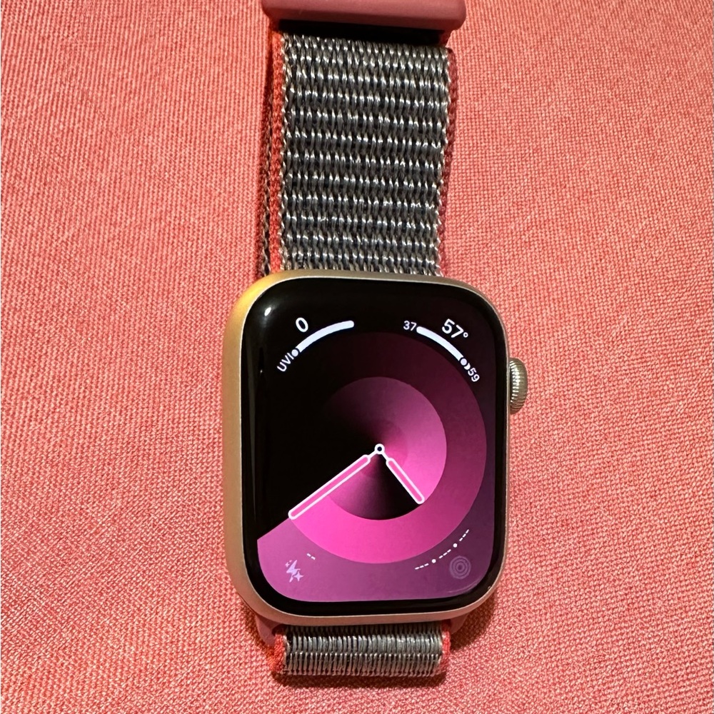 Apple Watch Series 7 45mm 32.0GB Starlight Aluminum